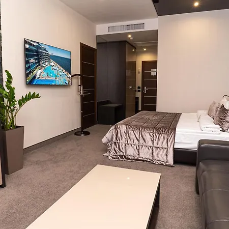 Nemo & Hotel 5*