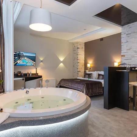 Nemo & Hotel 5*
