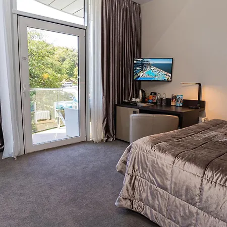 Otel Nemo & 5*
