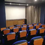 Nemo & מלון 5*